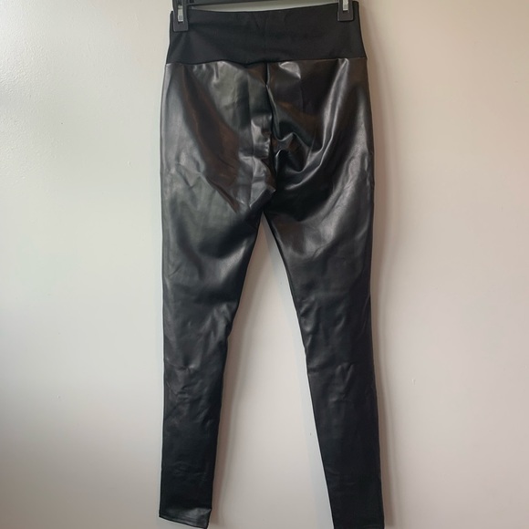 Spanx Assets All Over Faux Leather Leggings Sz Small EUC - Picture 3 of 5